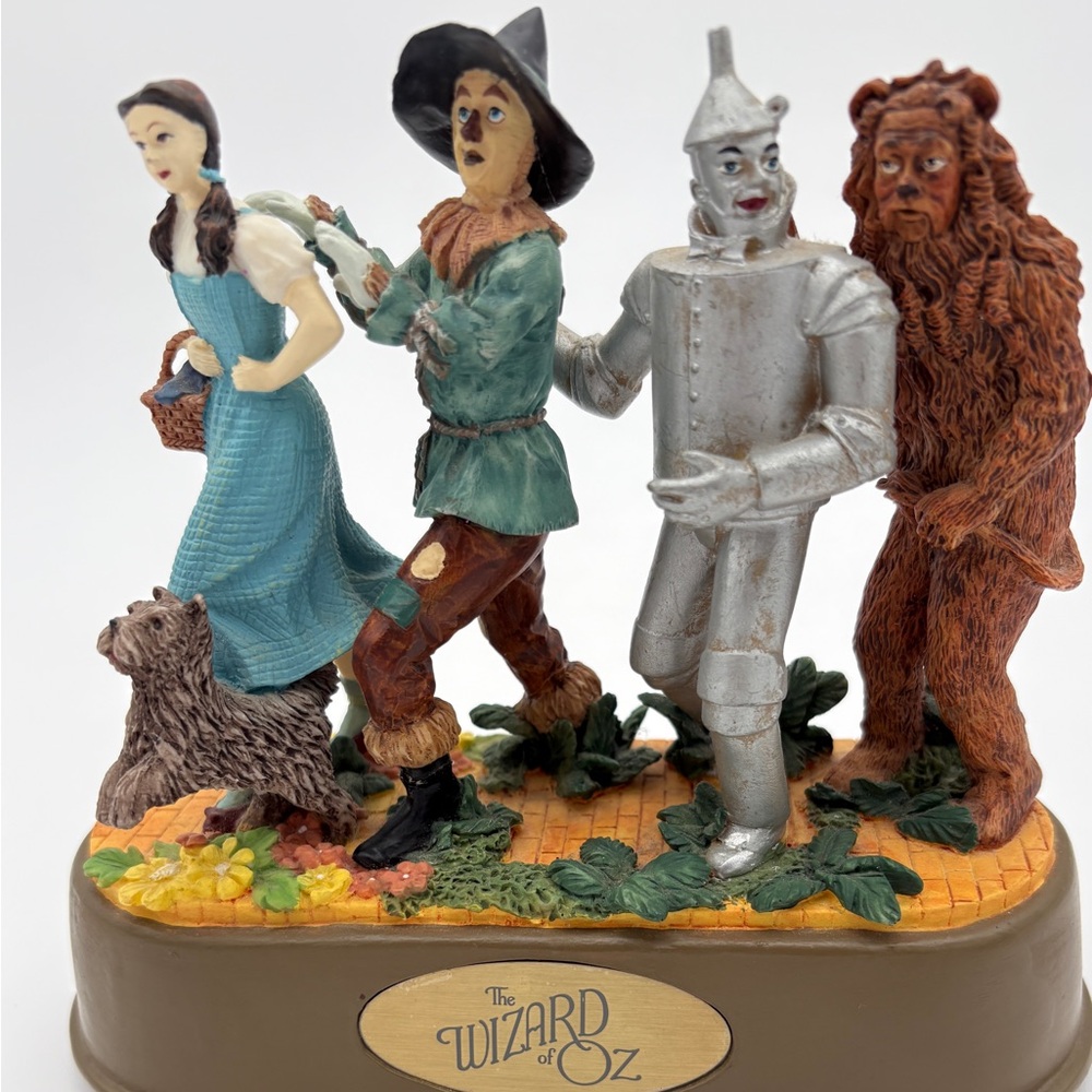 Pre Owned Like New 1996 Dave Grossman Creation Wizard of Oz Musical Figurine